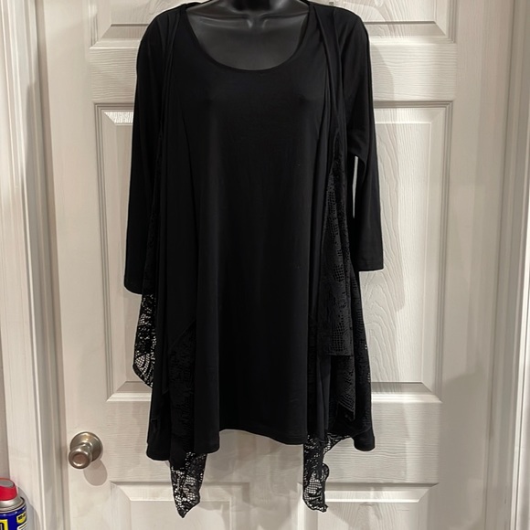 Black, Large, Women’s Top - Picture 1 of 5